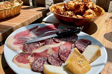 Charcuterie, Fromages corses